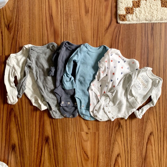 Newborn long sleeve onesies set - Picture 1 of 1